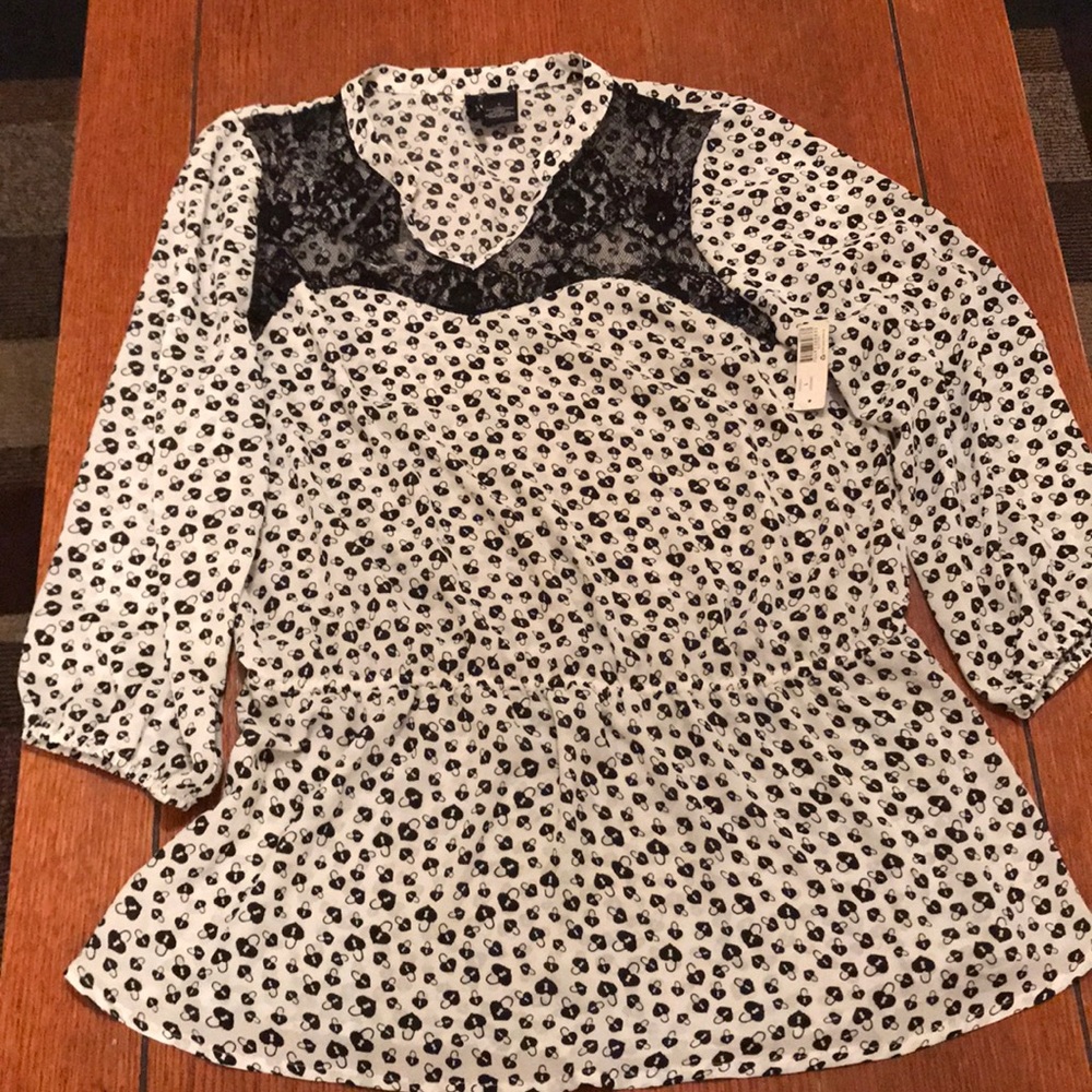 New Directions Key-Lock blouse, size Large, NWT